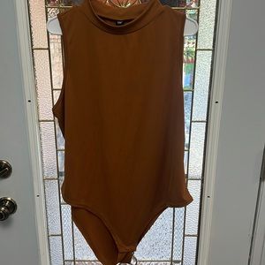SHEIN mock turtle neck rust ribbed body suit. 4XL (equates to 3XL) 3 snaps